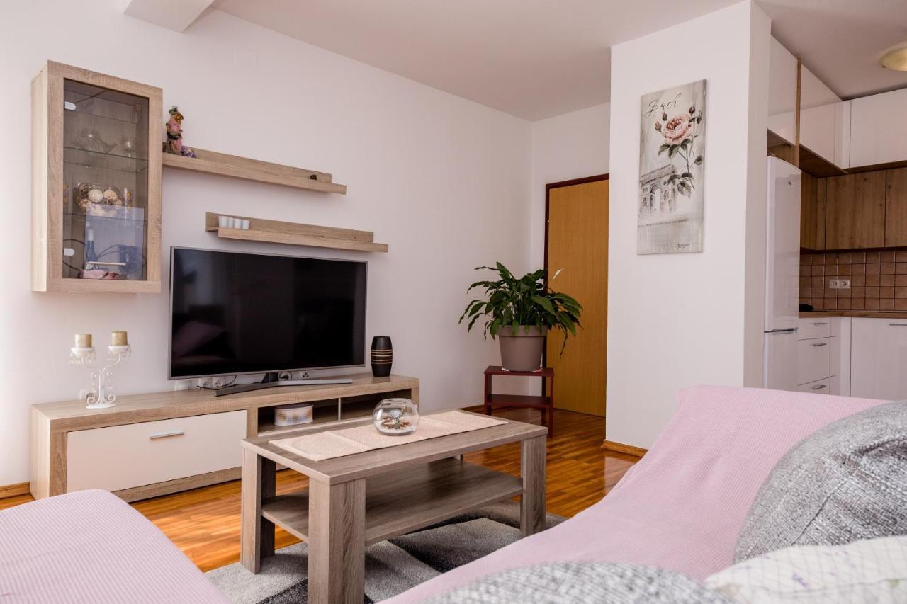 Zeljko Apartmani ロパール エクステリア 写真