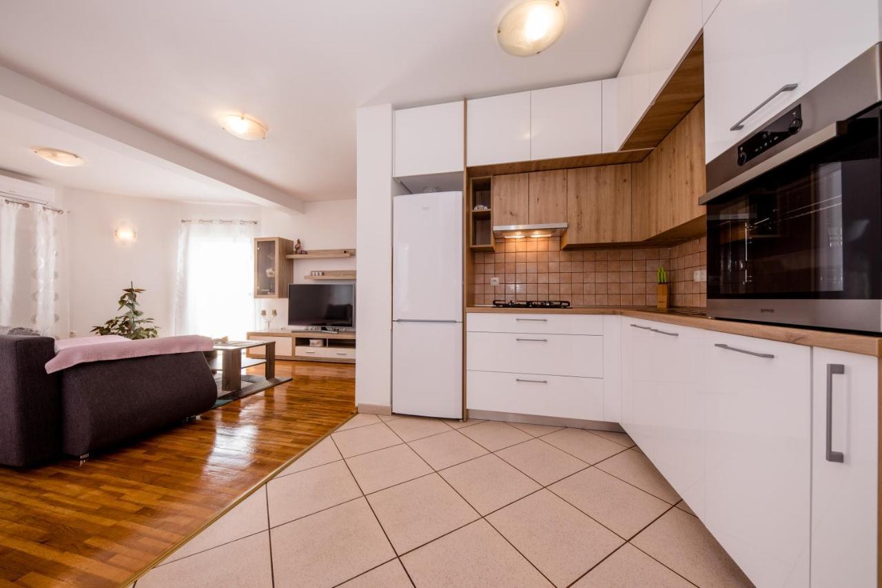 Zeljko Apartmani ロパール エクステリア 写真