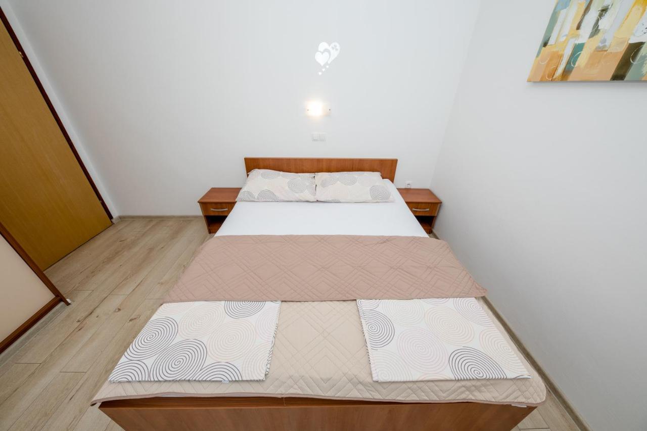 Zeljko Apartmani ロパール エクステリア 写真